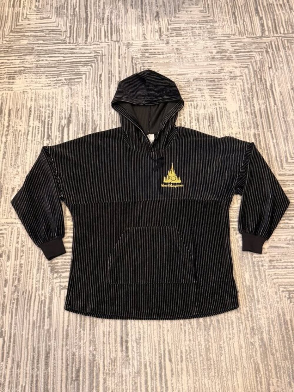 NEW Walt Disney World 50TH Anniversary Black/Gold Adult M Velour Spirit Jersey